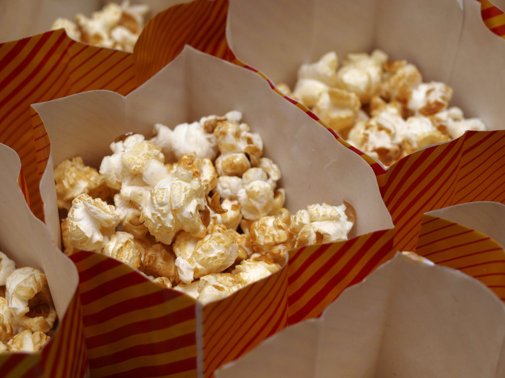 Popcorn in der Tüte zum verzehren